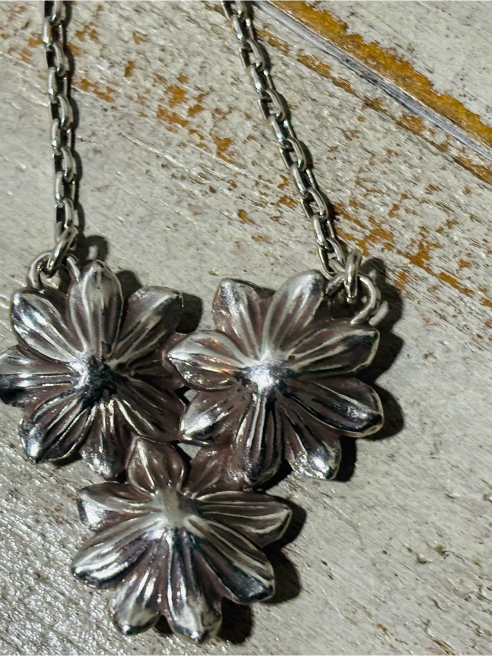 ❤️Rare Find!  Brighton “Love Daisy” Neckkace - Picture 6 of 7